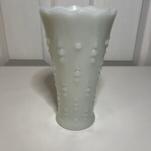 Vintage Anchor Hocking Milk Glass‎ Vase Dots Teardrop Pattern Scalloped Edge